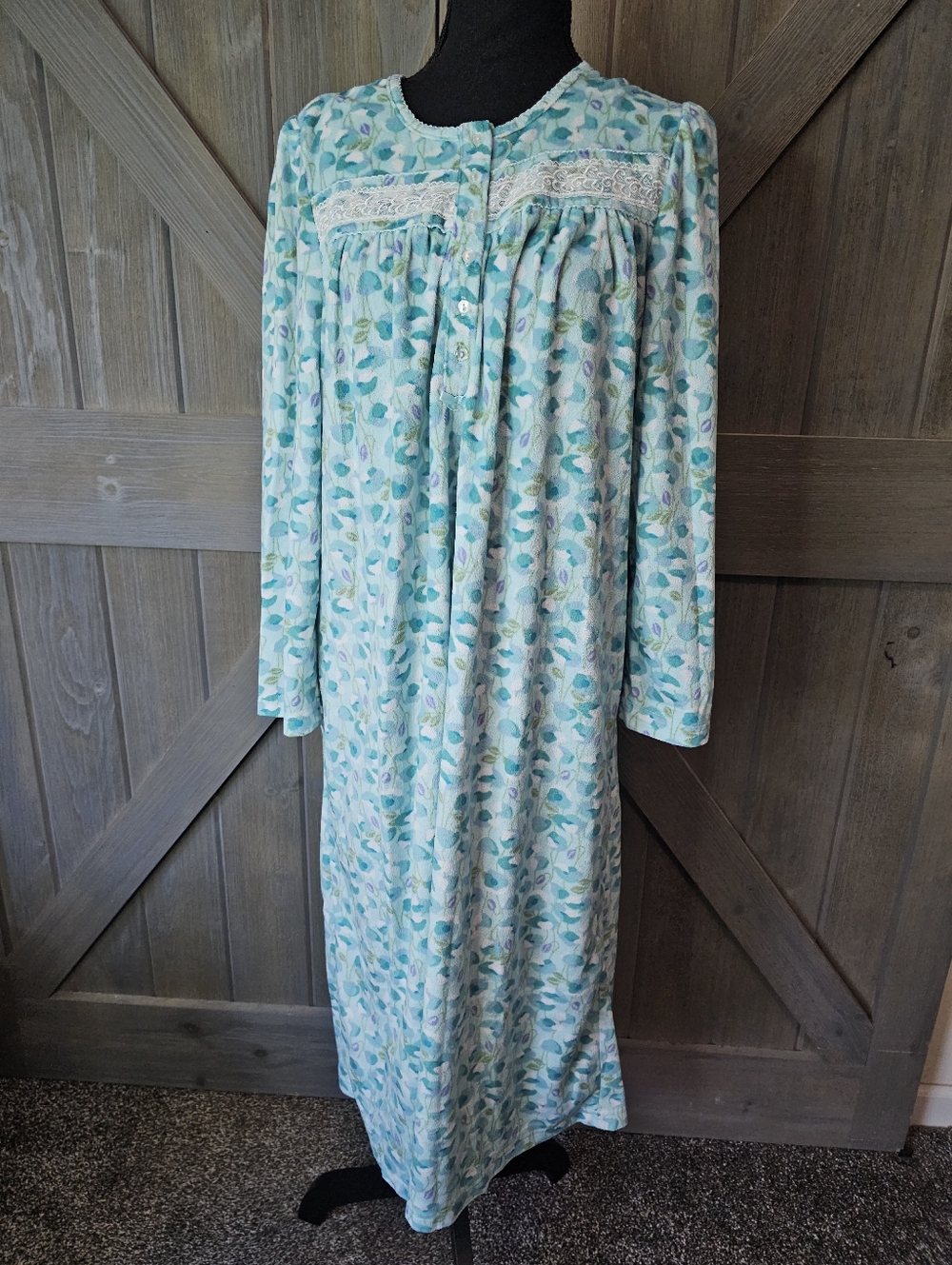 Jasmine Rose Floral Soft Nightgown sz Medium